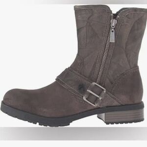 New In Box! Women's Khaki Clark's Faralyn Rise Boots